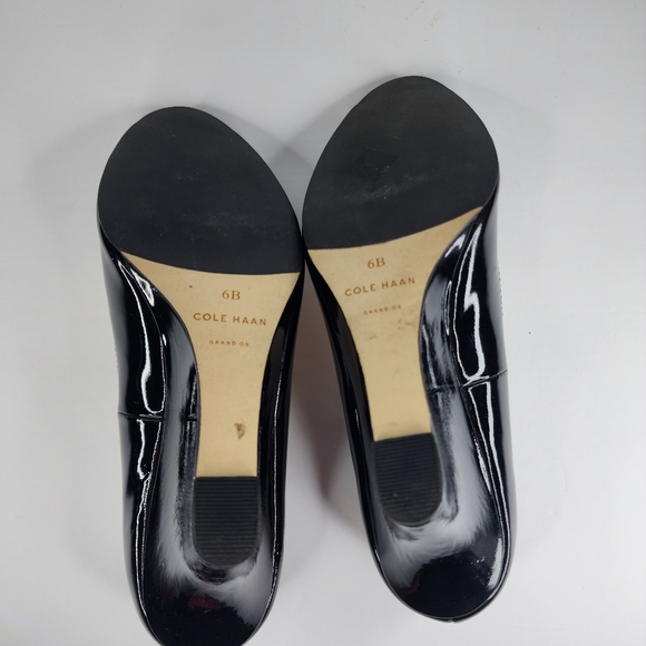 COLE HAAN Black Peeptoe Wedge. - Picture 7 of 7